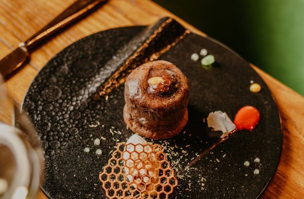 gâteau au chocolat et miel par le chef laurent brault