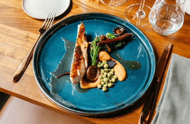 le chef laurent brault en cuisine